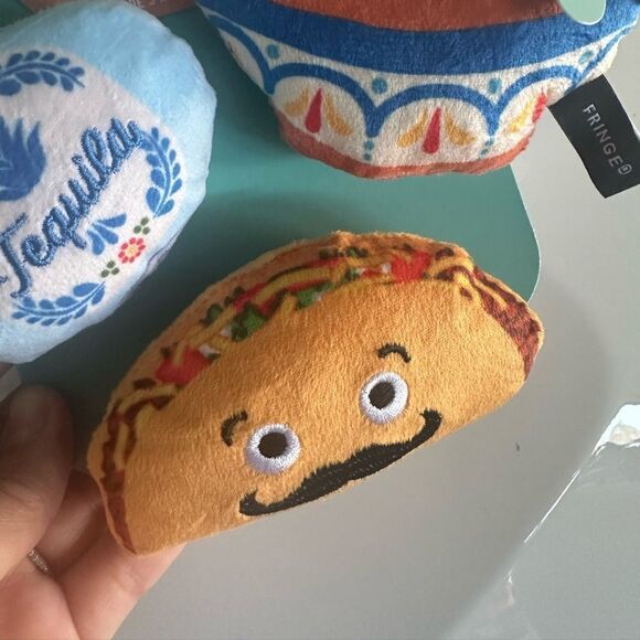 TOYBOX Tequila Guacamole Dip & Taco Plush Squeaky Small Dog Toys - Picture 4 of 6